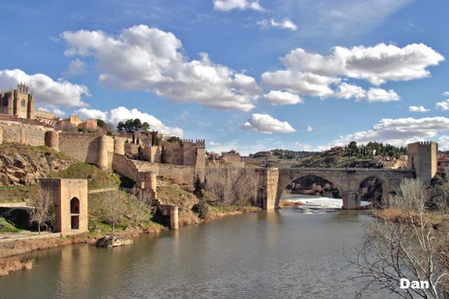 45533-toledo-panoramica-de-el-puente-de-san-martin.jpg